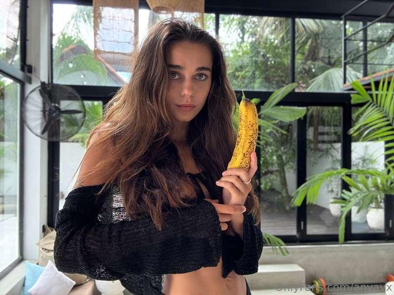 Oops… did I make you lose focus? 😏🍌