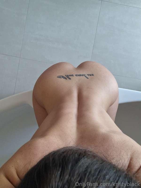 The view when I'm sucking your dick 🤤🍆
