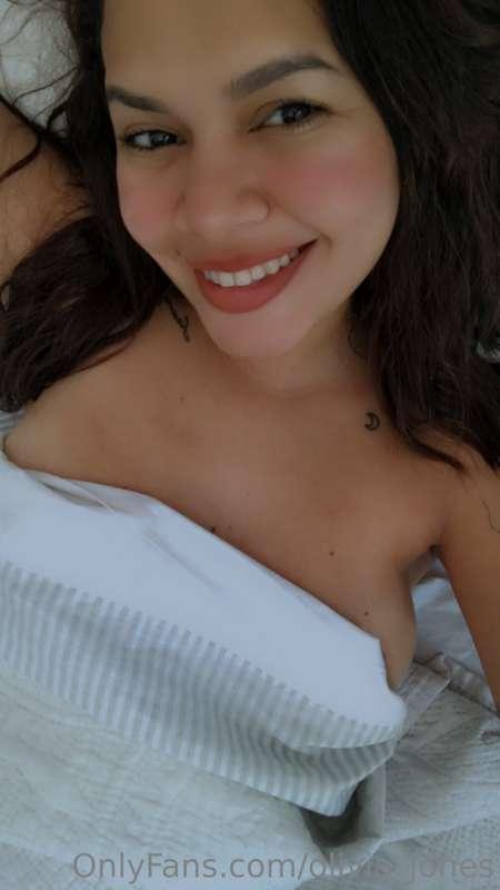 I'm naked waiting for u baby, come under the blanket with me..