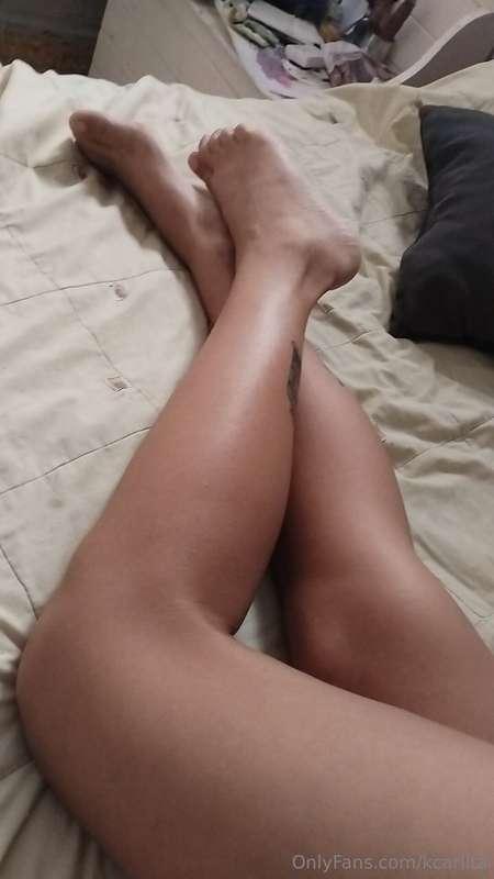 Do you find my legs sexy? 🥰