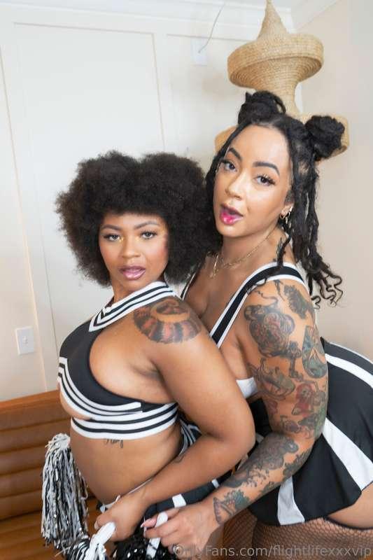@averyjane & @badkittyyy_ double blowjob 