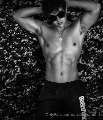 I’ve got a huge surprise for you.. Check your DMs now! 👀😏