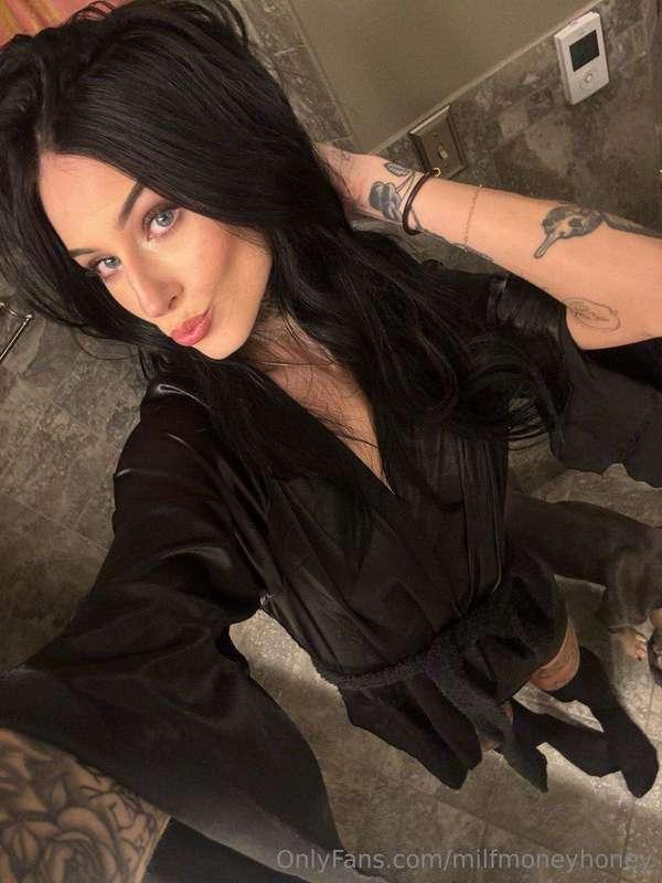 Wanna see what I am wearing underneath this silk robe?😋