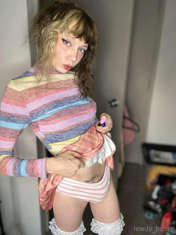 Do you find me sexy in this outfit?😈