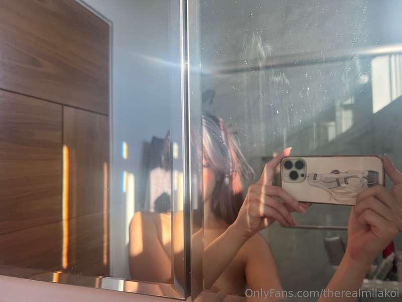 Lazy days, hot shower 🥵