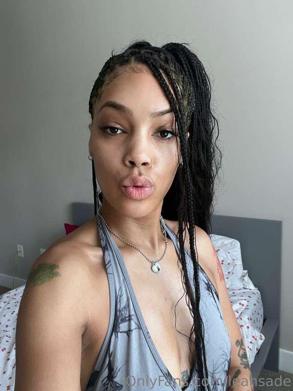 Happy wednesday!!! Do something kind for someone today!!! ⭐️..