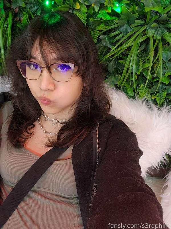We could fuck on the bed, then cuddle and watch an anime. Sounds like the perfect night to me 😘💓

#trans #alt #transgirl #tgirl #transgirls #goddess #shemale #transgender #lgbt #cute 