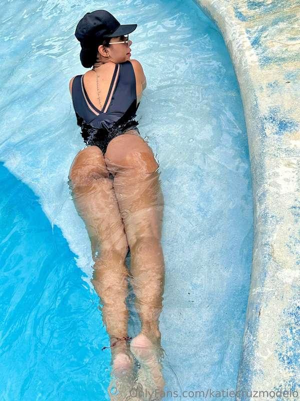 Time to get me wet 💦😈