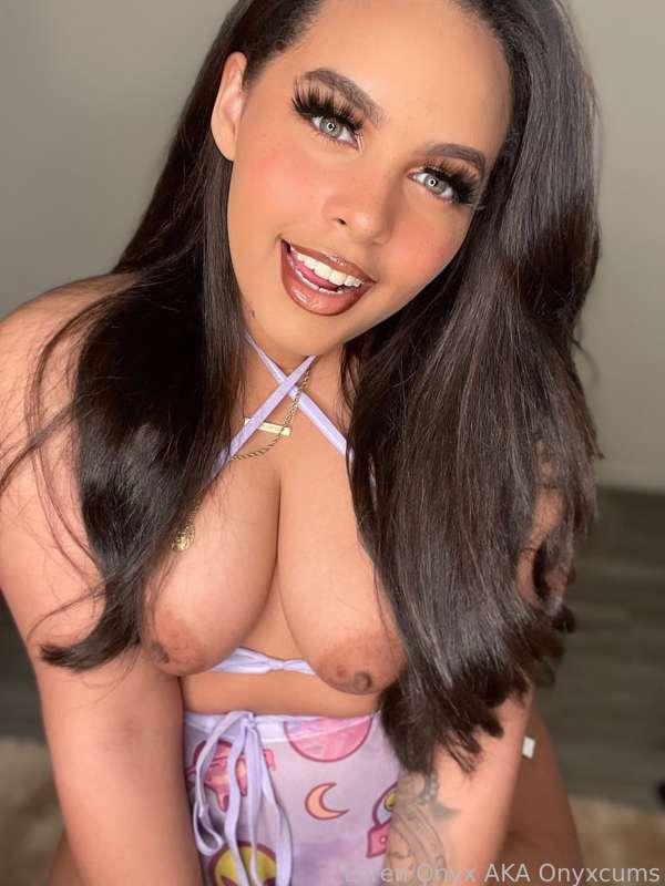 onyxcums image #0