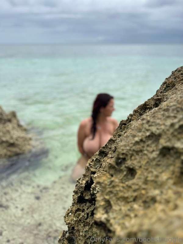 Uncovering the first photos from Philippines 🇵🇭 ... a couple..