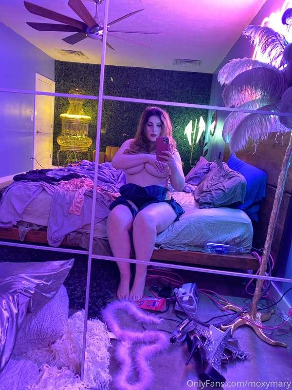 In Dallas, between photoshoots, in the bed that Yandreaya an..