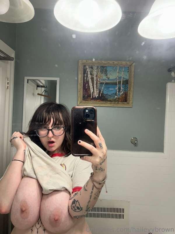 Who’s up 🤭