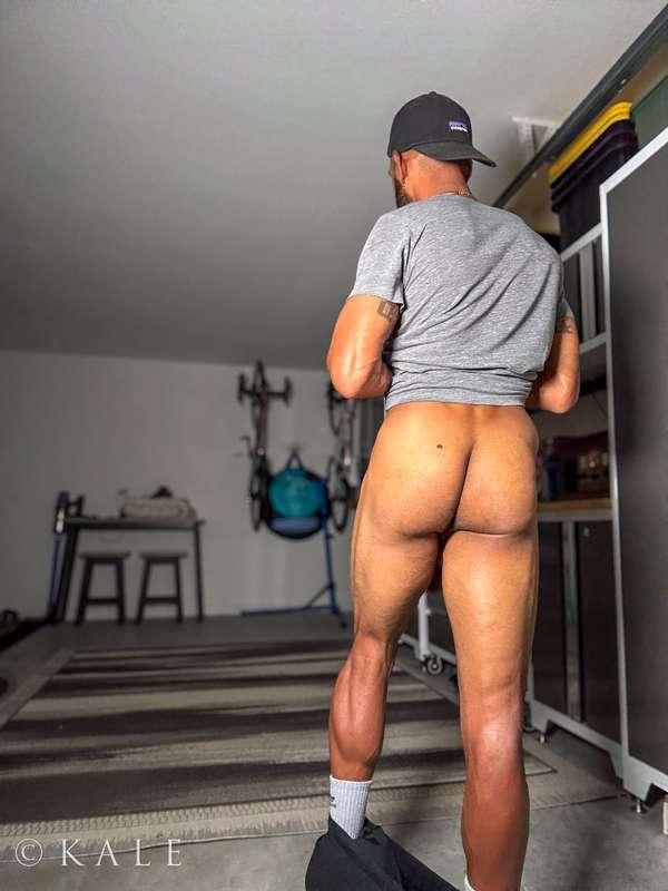 Results of a quick leg workout 🍑   Step-Ups - 4 x 8 (25lbs) ..