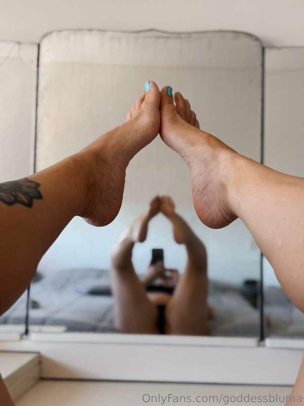 Caught you staring 🫧😈 👣