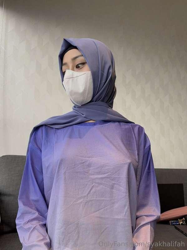 the hijab isn't hiding all the fun... just the best parts! 😉