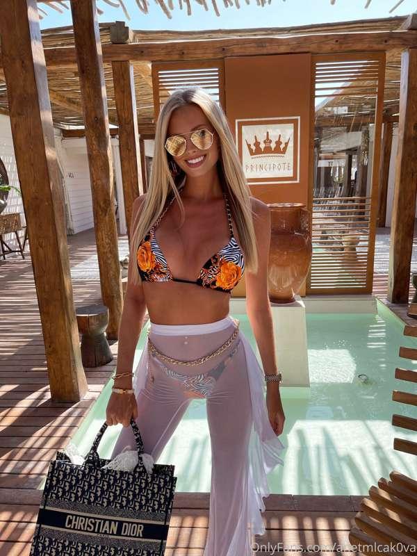 Take me back to Mykonos 🤍