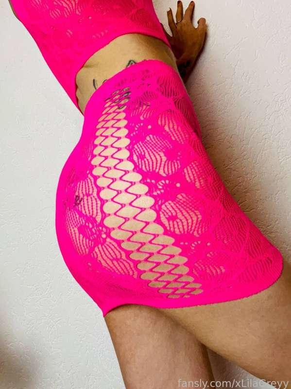Does my 🍑 looks good in pink 🥵