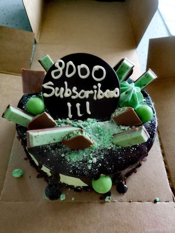 We did it SFF 🤗
You know I'd share this cake with you and gi..