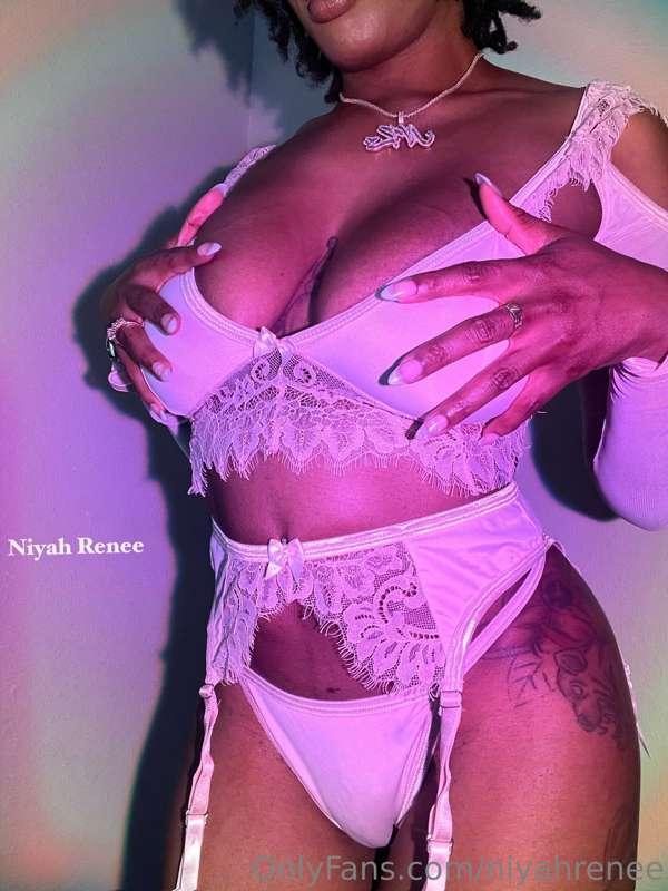 niyahrenee image #9