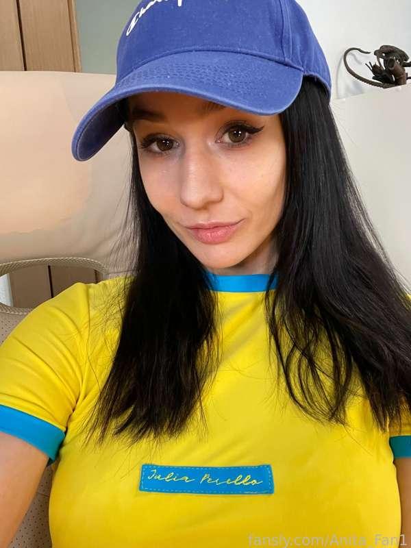 anita_fan1 image #0
