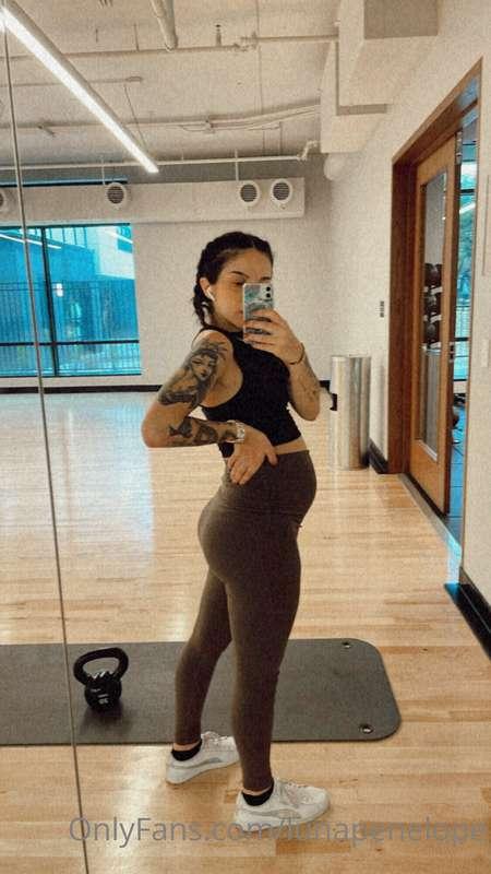 🏋🏻‍♀️🤰🏻