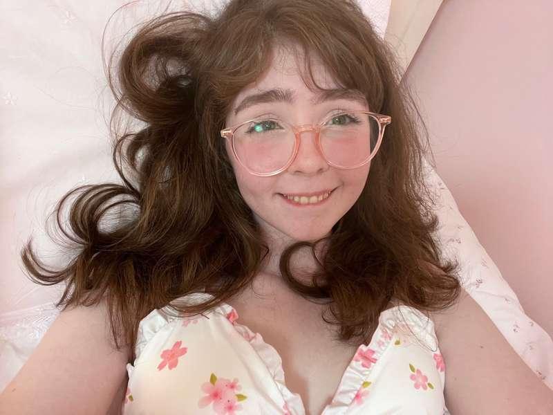 Moreeee selfiesssss i took soooo many photos lol i was in a happy horny mooood🥰🥰🥰💕💕💕 hopefully u guys feel the samesss🥺🥺🥺🎀