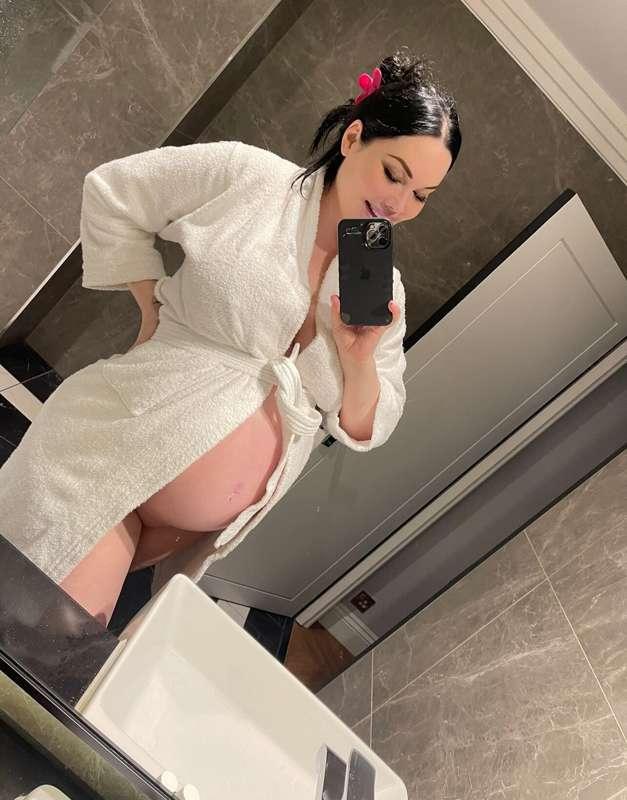 When I have to accept the bath robe will not fit 🤰