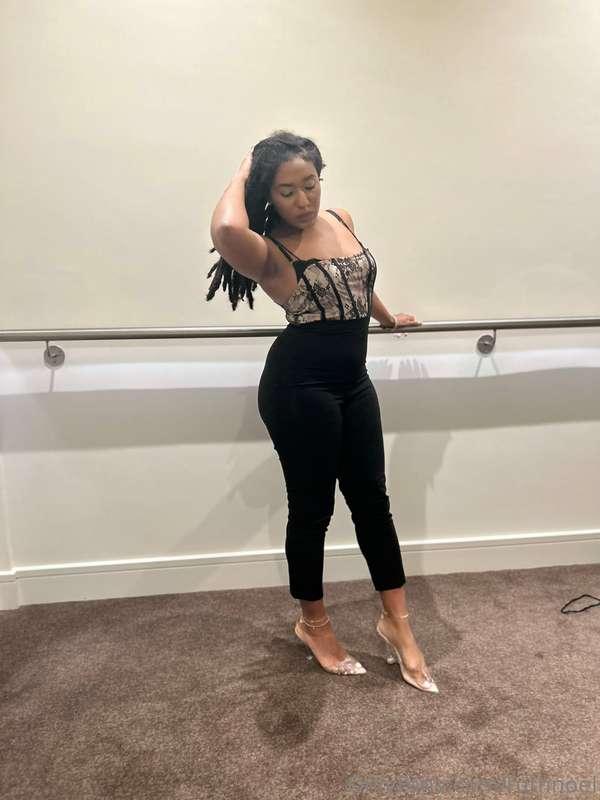 Classy lil lady ✨💍