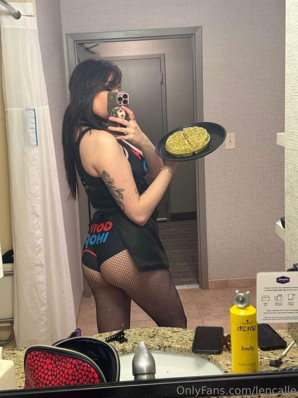 Sexy goth ihop photos coming soon! 🥞 