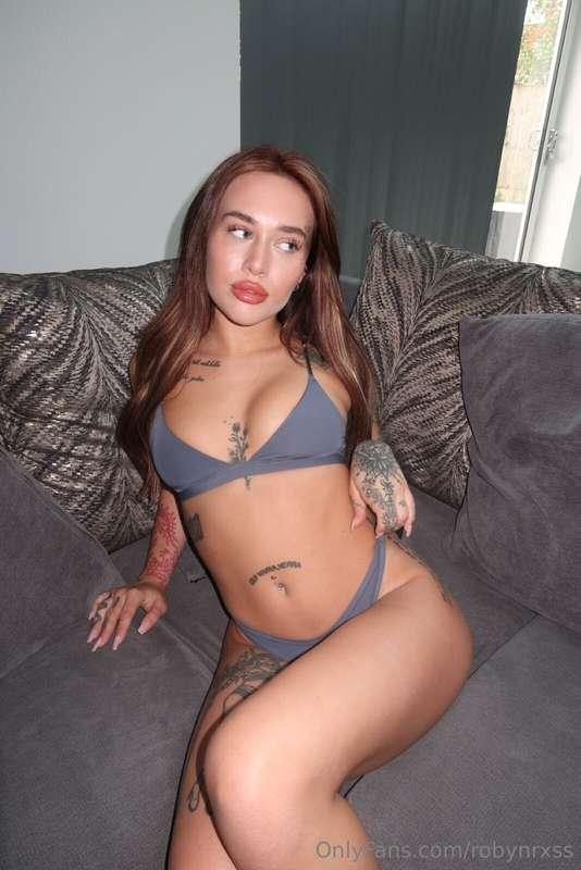 I’m still here 🫶🏻 like and I’ll send a naughty pic to ur inb..