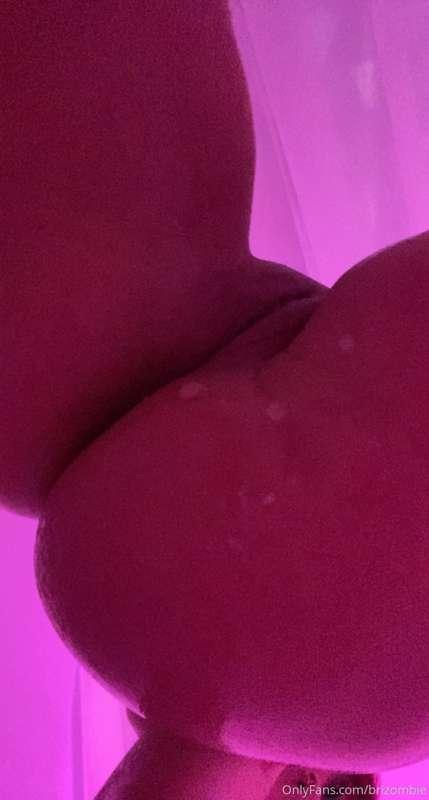 sending a message, make sure you go open it 🖤💦