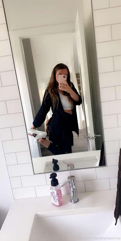 send me a tip so we can chat 😈