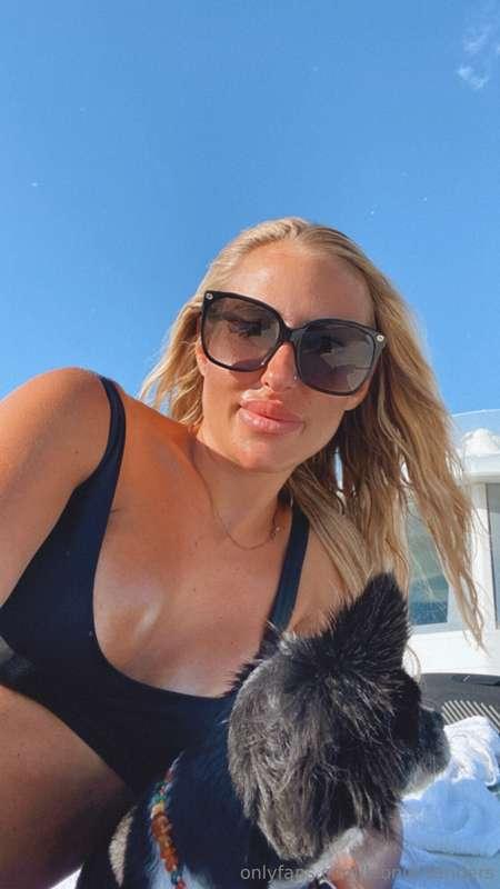 chilling with my baby, what you do today?🥺