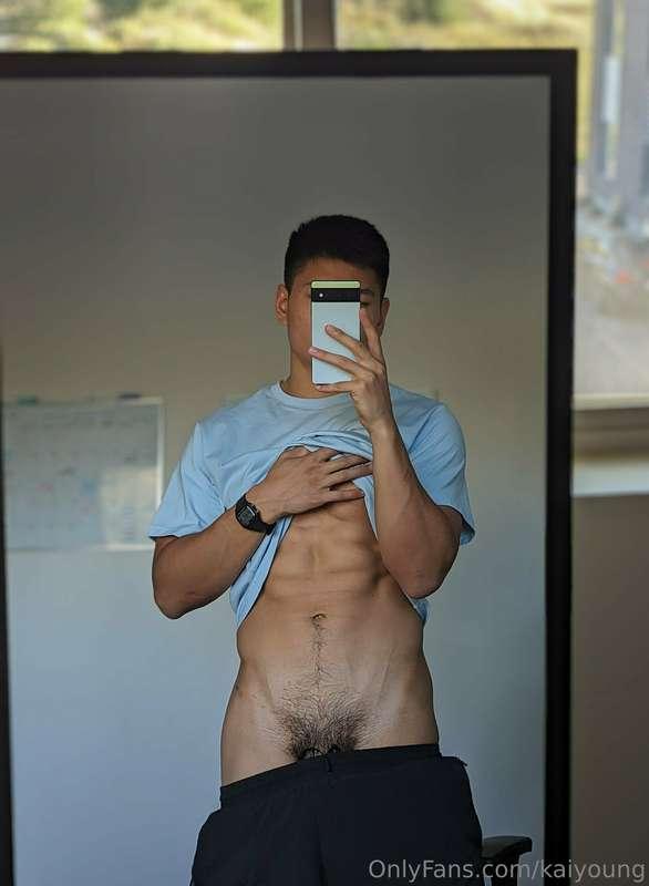 Should I keep growing out my bush or cut it? ✂️