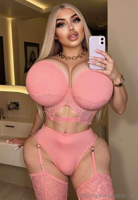 Happy Valentines Day my boos... ❤️💋To celebrate the day of l..