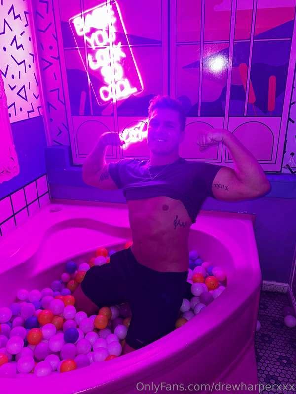 Let's play balls. ⚽⚽😜