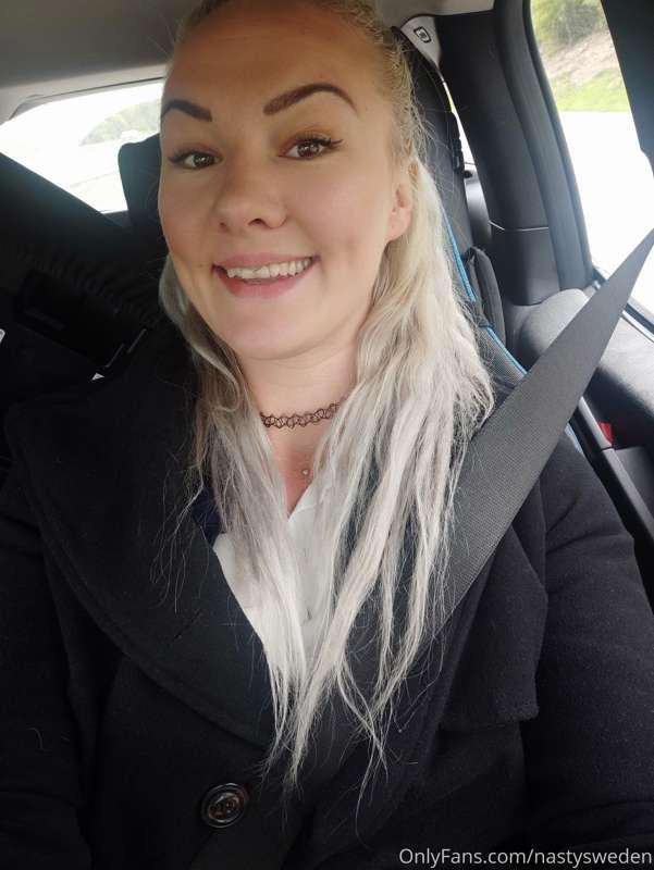 Going back home now, will live stream from StripChat soon fr..