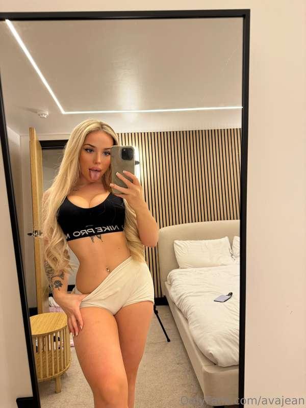 should i tease u until you beg for me?😏