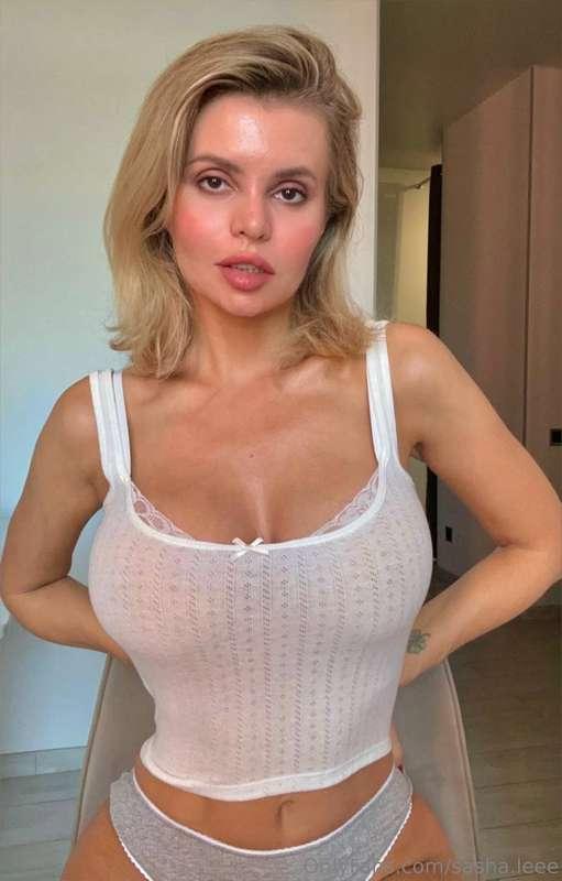 My mornings are a ritual: a warm shower, lots of cream, a mu..