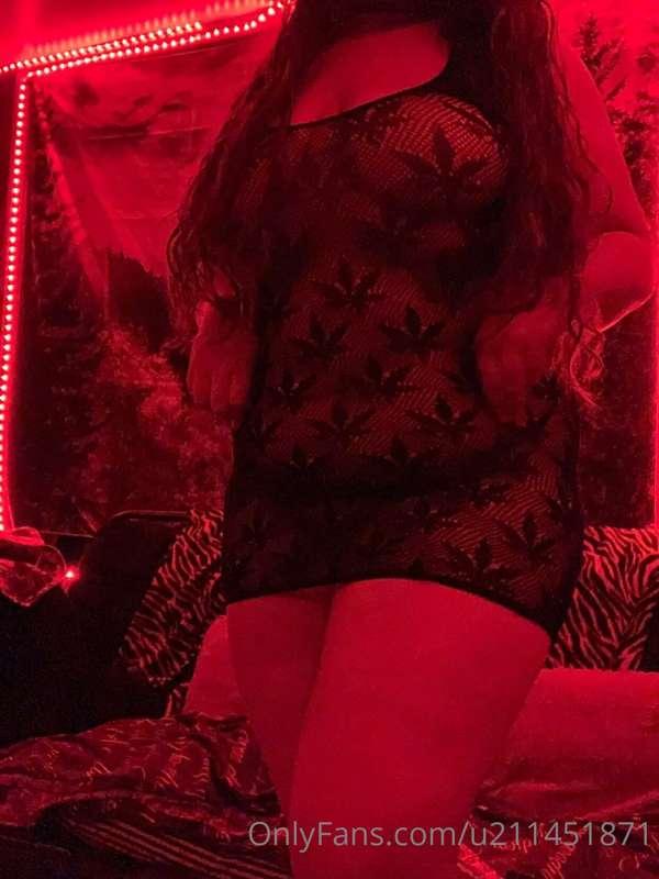 Thick thighs save lives 👅