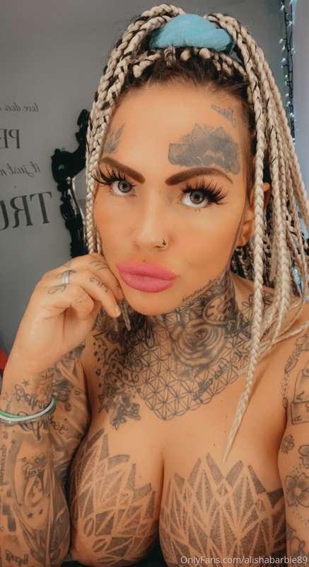 I’ll make me up til I look like I’m not illll mind ova matte..
