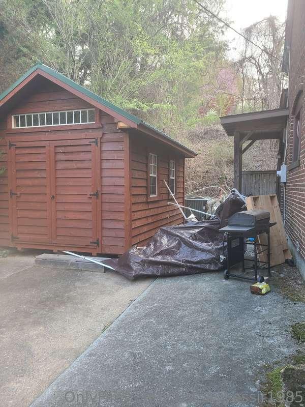 These winds destroyed my pop up bike cover... had to improvi..