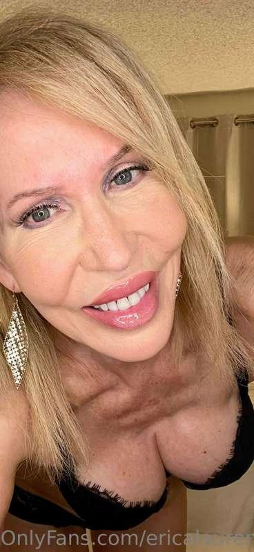 Are my lips sexy enough for you? 💋