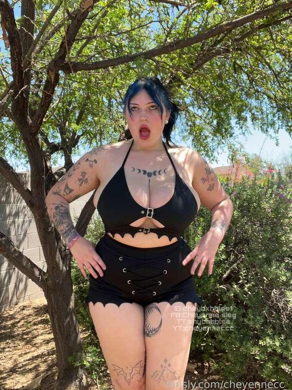 Do you like my new swimsuit?


#bigboobs #swimsuit #tattoos #curvy