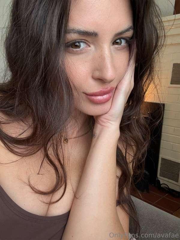 How long would you stare at this face if I let you? 💕