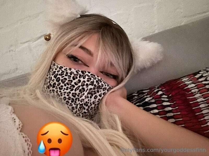 I’m everything you never knew you needed💋