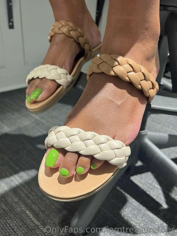 iamtreasuretoes image #2