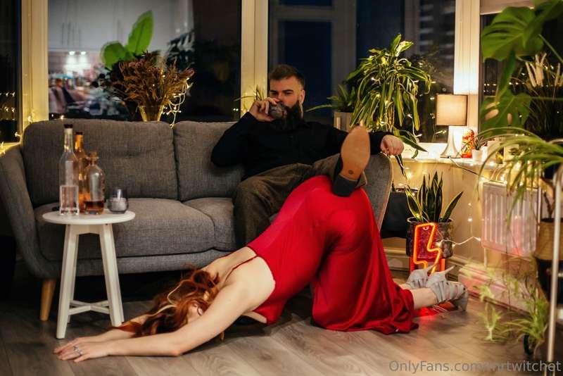 Speakeasy Sunday with SinopaRin 😈🔥

Watch her be a very obed..