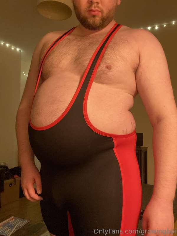this singlet is getting super tight on this fat boy... video..