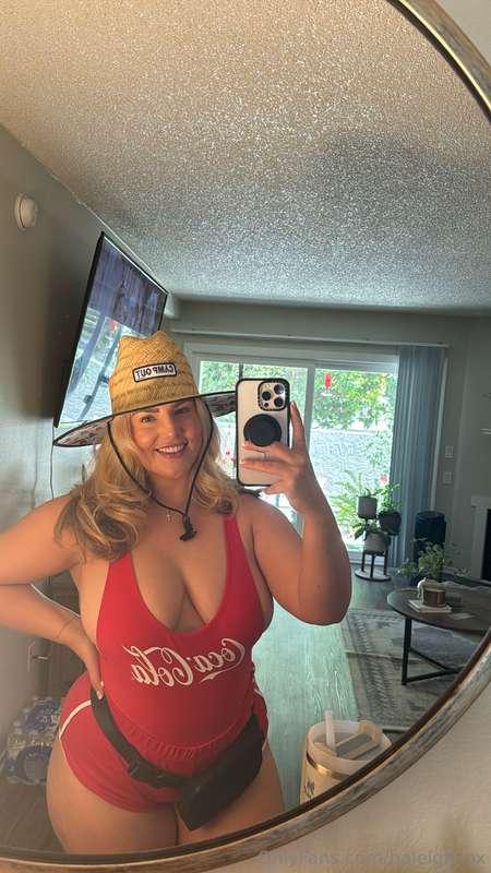 https://onlyfans.com/1281000155/haleighcox